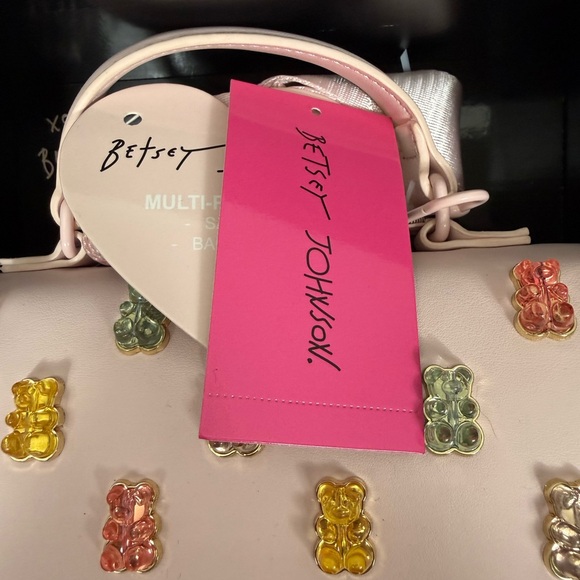 🆕 NWT and NIB Betsey Johnson pink mini bag with gummy bears - Picture 8 of 13